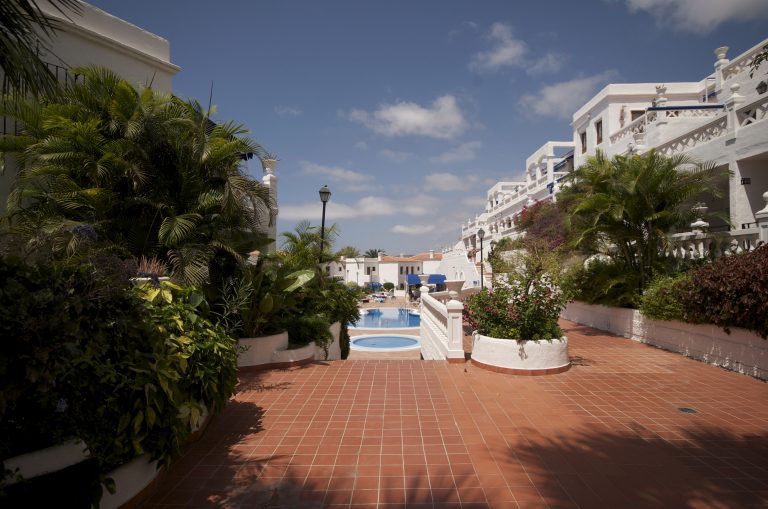Royal Palm Holiday Apartments in Tenerife Self Catering Holiday