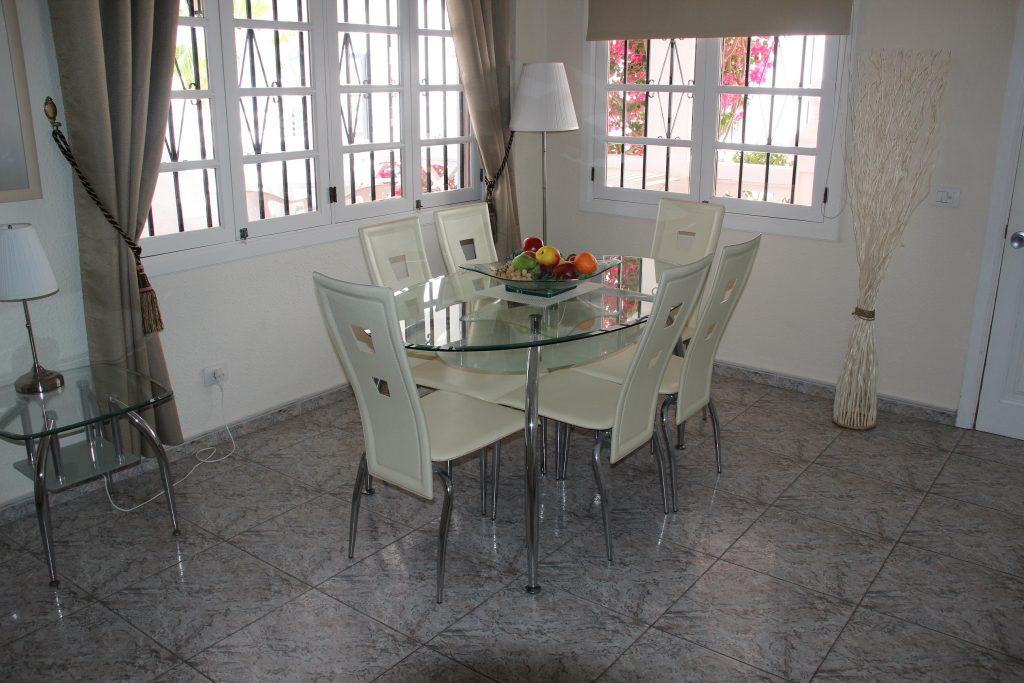 holiday-apartments-tenerife-150A-dining-area
