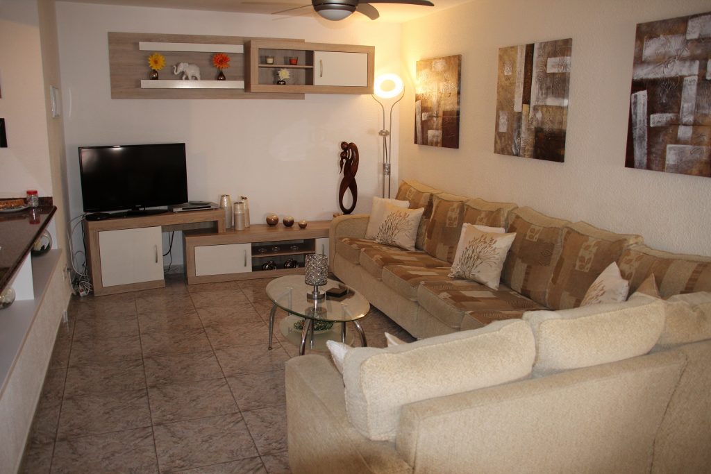 holiday-apartments-tenerife-150A-lounge